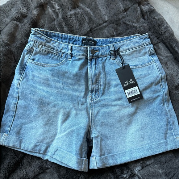 Brand New Jean Shorts Never Worn size XL - Picture 5 of 7
